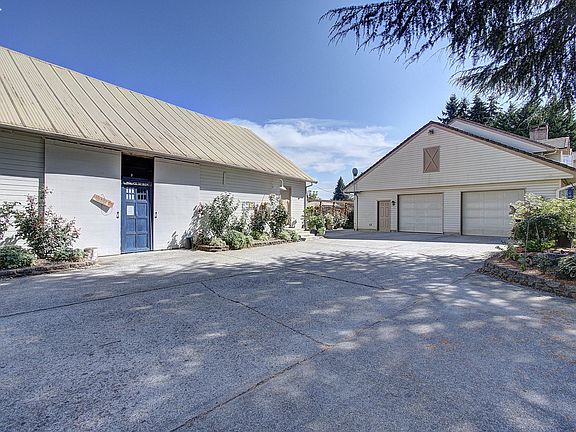 3rd image of 2412 NW 121st Cir