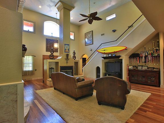 5th image of 360 Anthony Dr