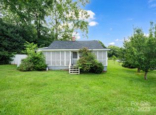 107 Arrowood Dr, Forest City, NC 28043