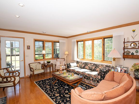 2nd image of 277 Oconomowoc Pkwy #277