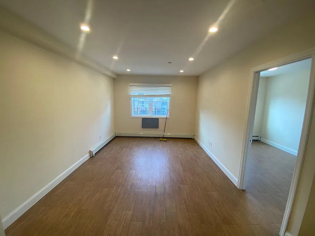 3 bed, $3,300 — Photo 4