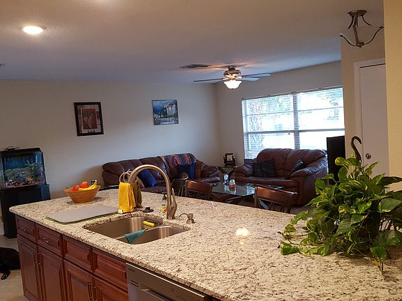 4th image of 1129 Pelican Pl