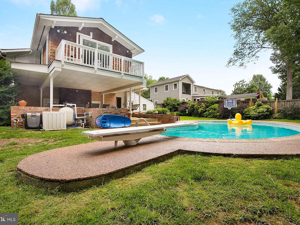 1st image of 2417 Childs Ln