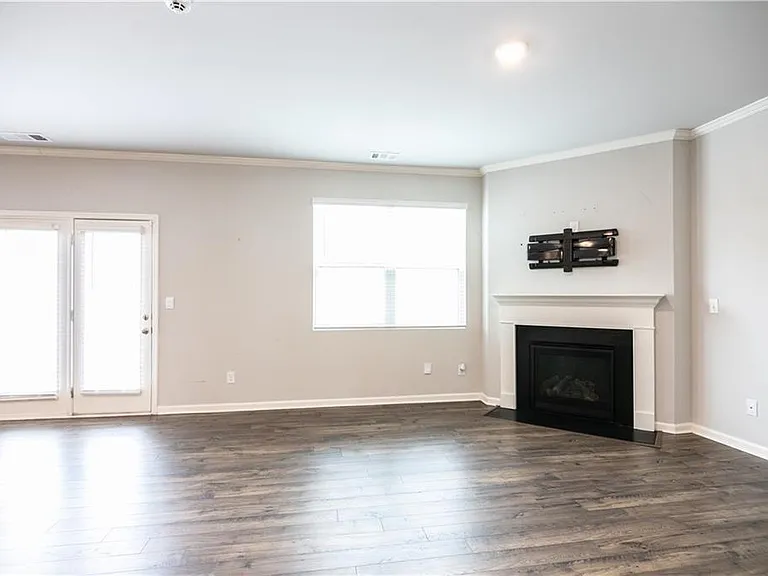 4377 Montberry Ln — Photo 2