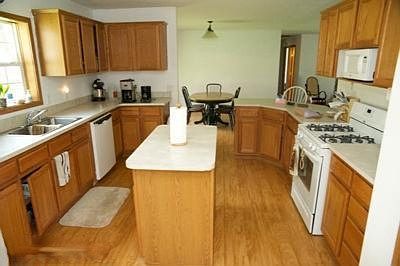 4th image of 12776 Hemlock Ave