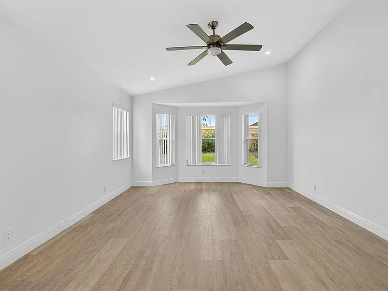 11728 Dove Hollow Ave — Photo 25