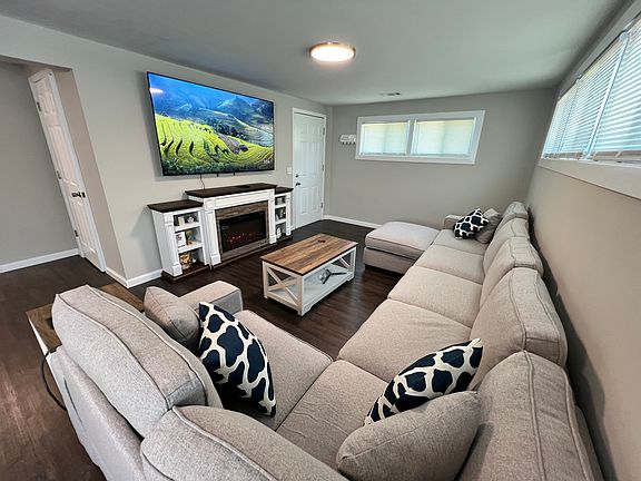 3rd image of 801 S Houston Lake Rd