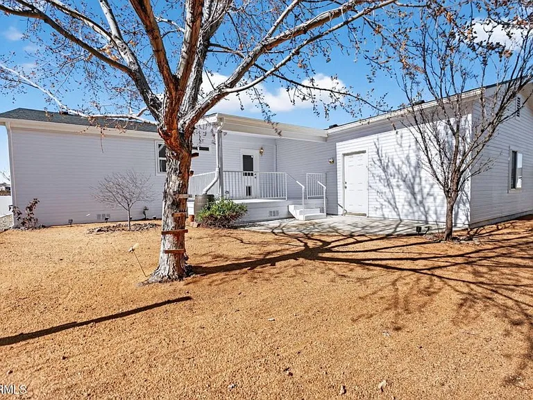 1171 Louie St — Photo 35