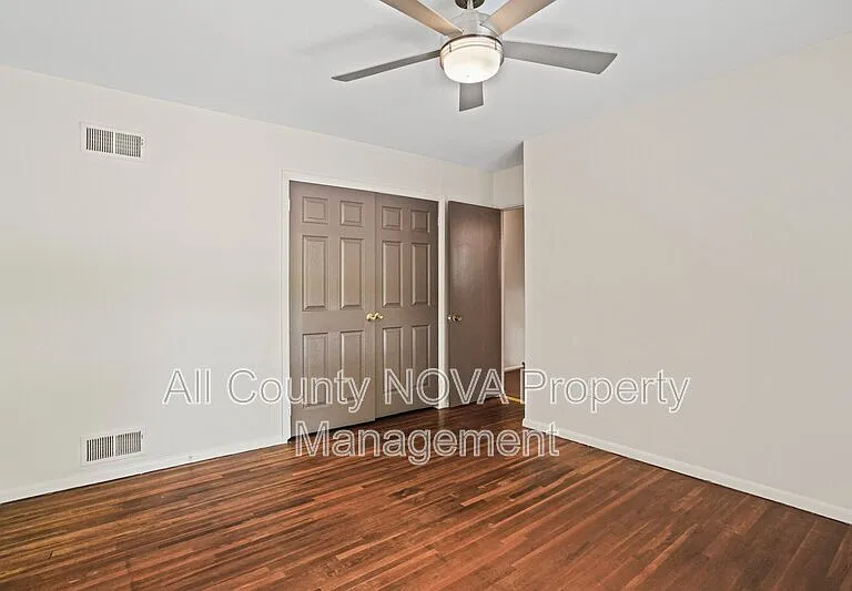 6428 Earlham Dr — Photo 23