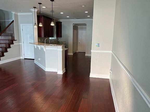 4th image of 3301 N Park Dr Unit 1815