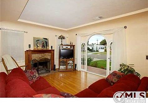 3rd image of 4841 Vista St