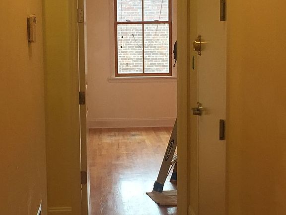 4th image of 73 Lafayette Ave