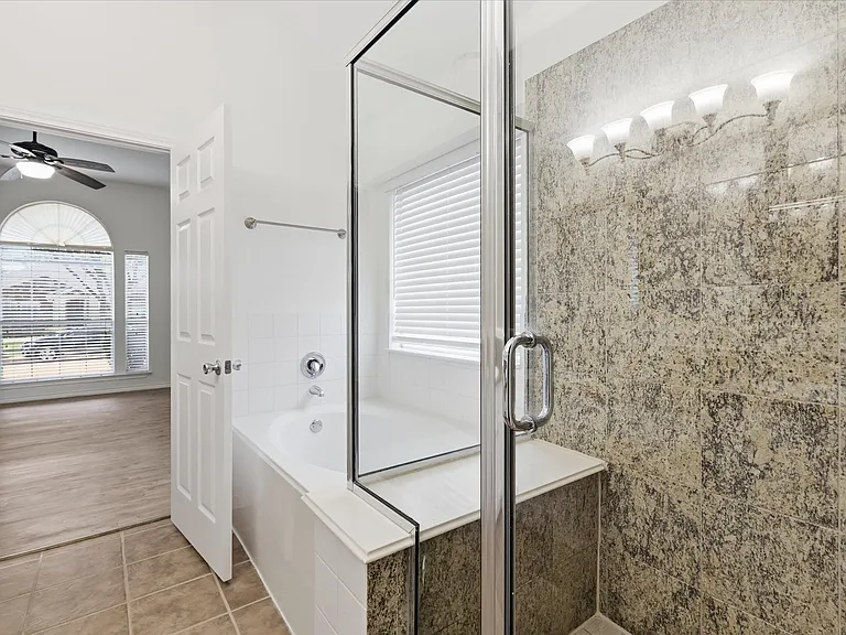 5625 Overland Dr — Photo 23