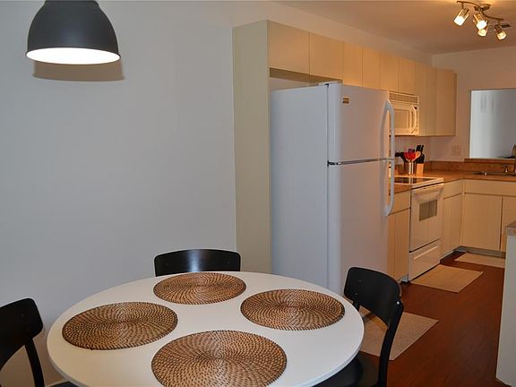 2nd image of 3591 Edington Way