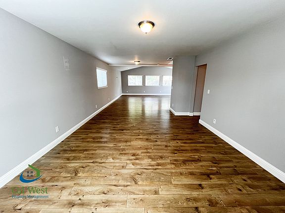 2nd image of 2449 Kenwood Ave