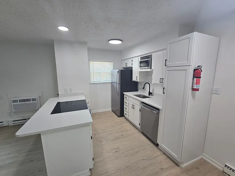 West Apartments — Photo 39