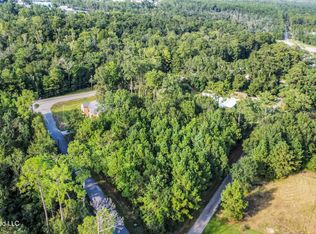 11 Hickory Dr, Kiln, MS 39556