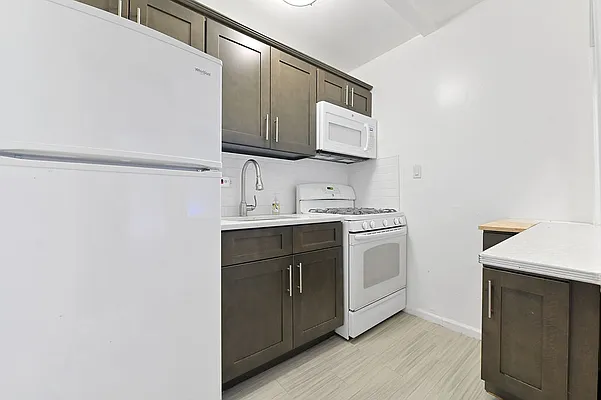 Sold by Remax City Square | media 31