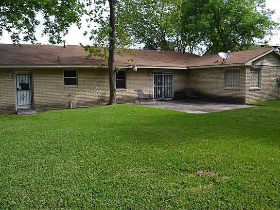 2nd image of 4219 Wuthering Heights Dr