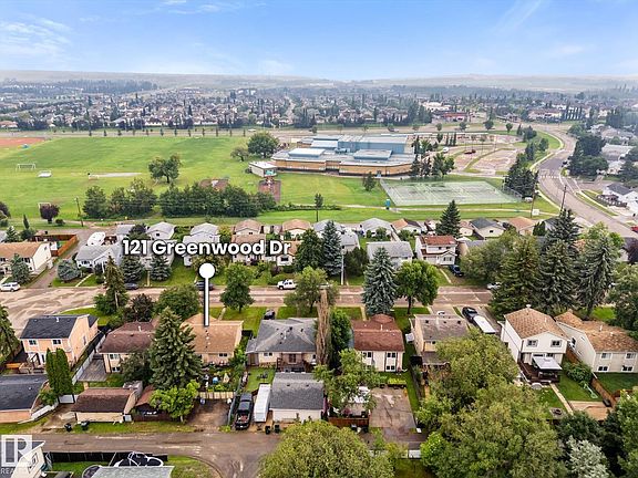 5th image of 121 Greenwood Dr