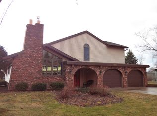 1270 Frances Way, Menasha, WI 54952