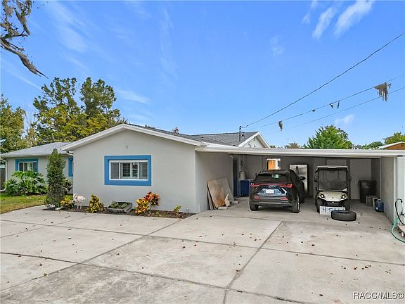 2nd image of 1303 SE Kings Bay Dr