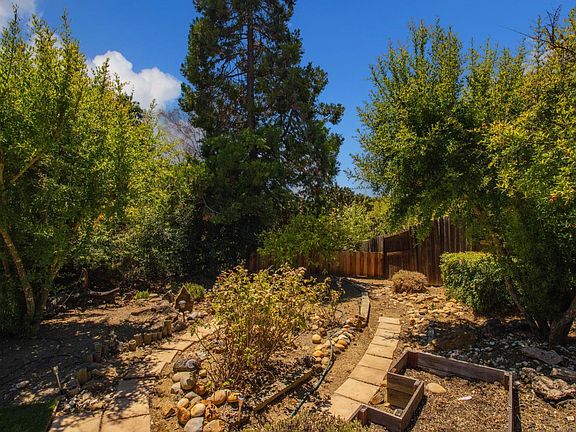 2nd image of 413 Rinconada Court