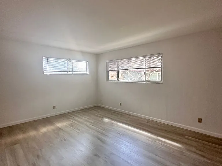 2084 Alta Loma St — Photo 18