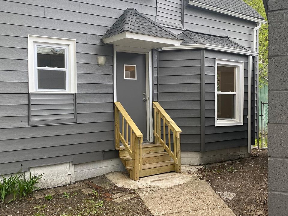 1st image of 88 Clay St #2