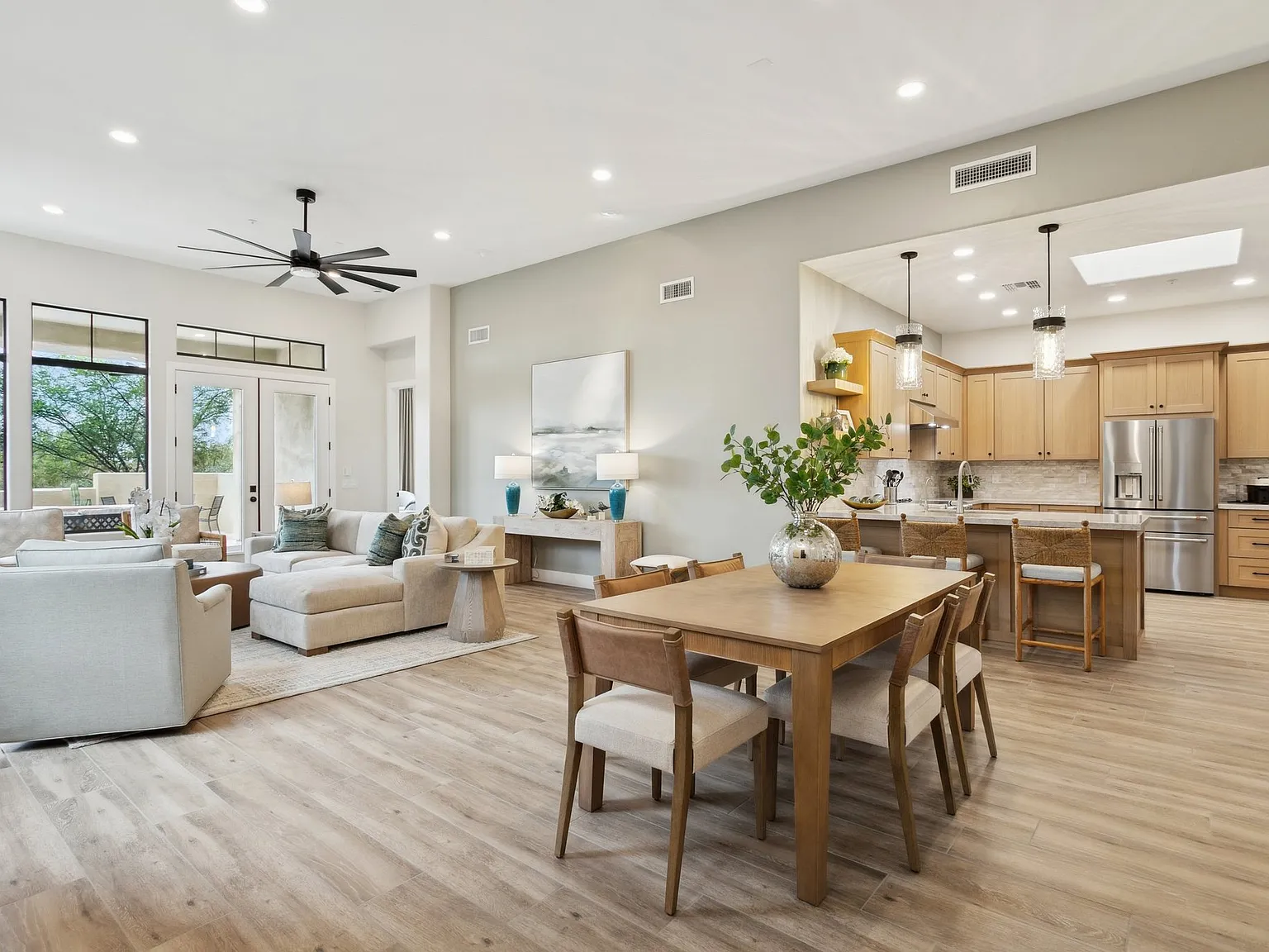 3 bed, 2124 sqft, $6,000 — Photo 3