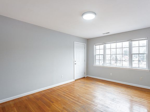 4th image of 4301 Dayton Blvd #3