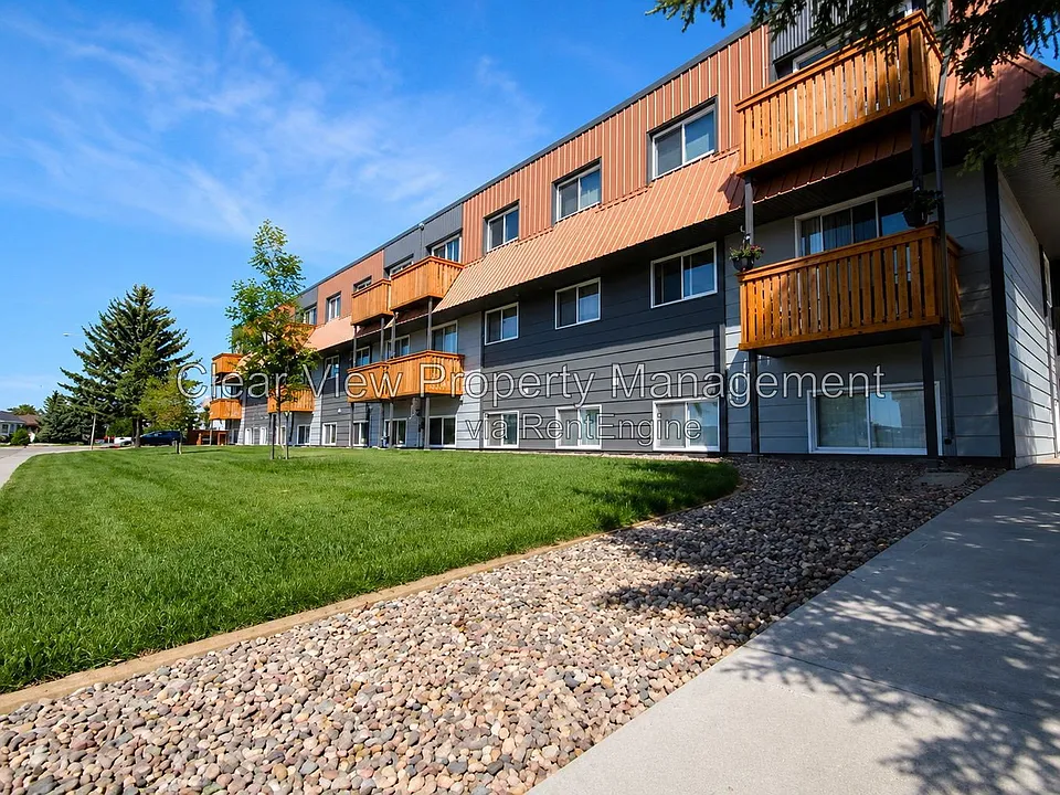 5315 38th Ave #302