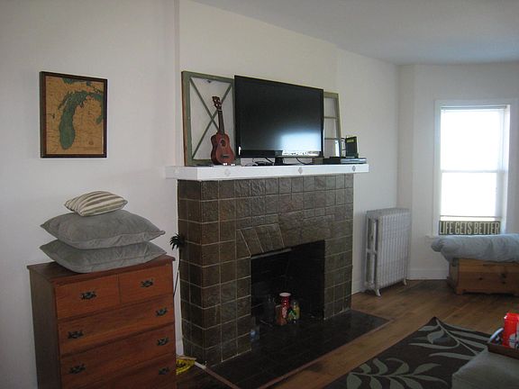 3rd image of 1354 N Kedzie Ave