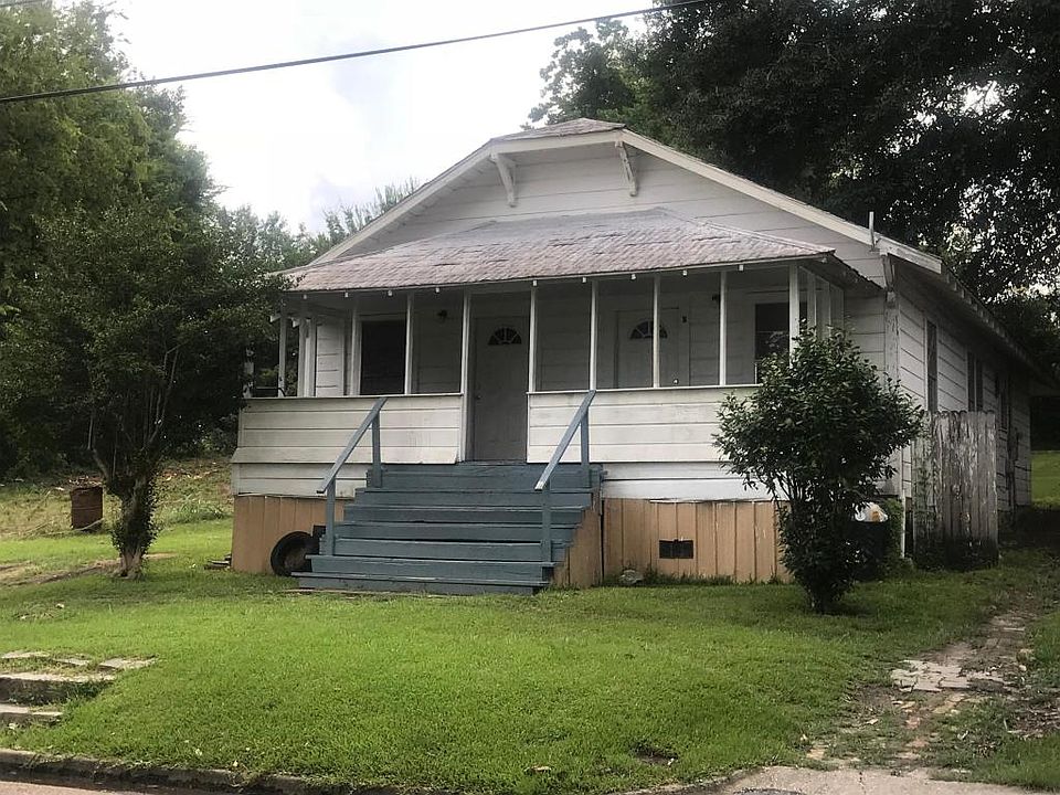2nd image of 216 S 10th Ave