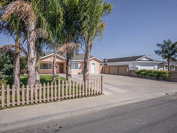 3rd image of 21 Shady Oaks Dr