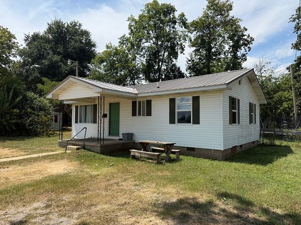303 NW 3rd St