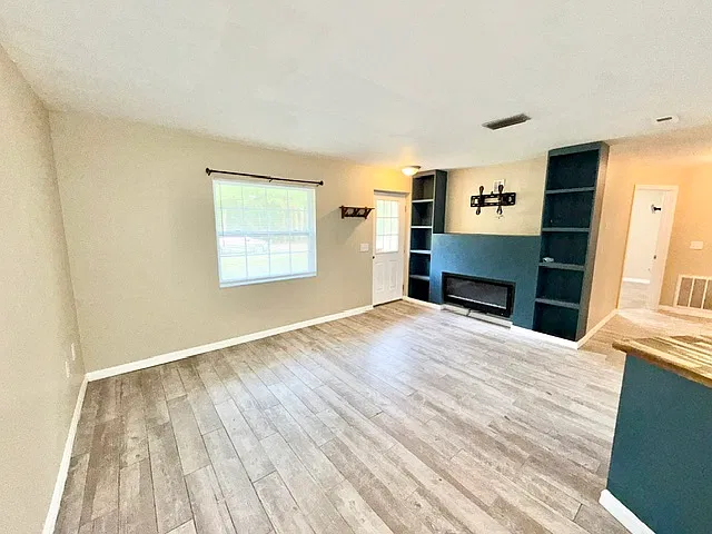 2 bed, 1552 sqft, $1,750 — Photo 4