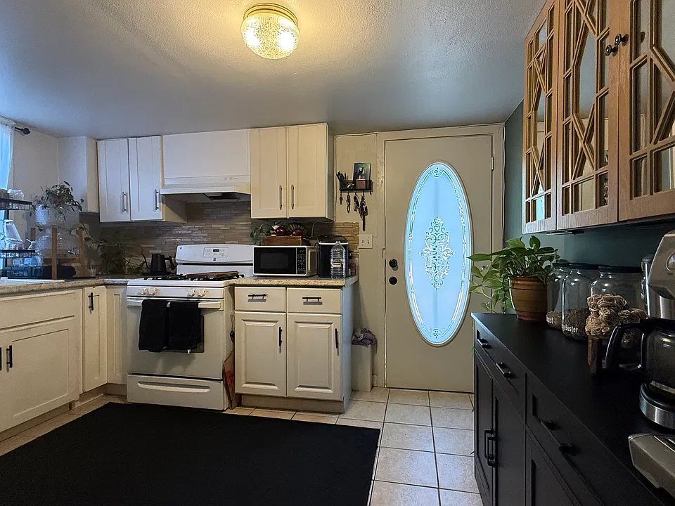 Kitchen/ front door