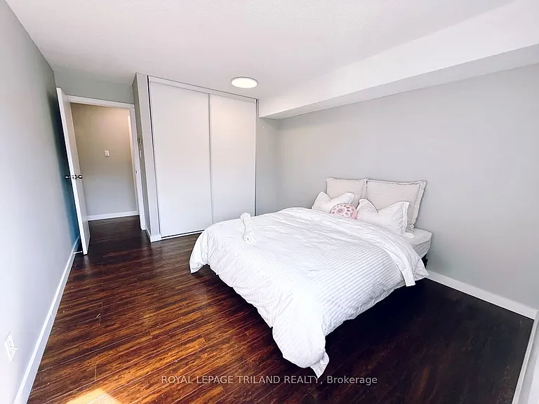 737 Deveron Cres #208 — Photo 10