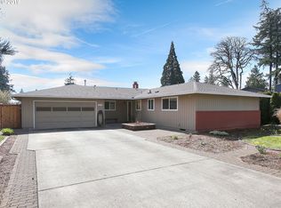 8340 SE Kelly Ct, Clackamas, OR 97015