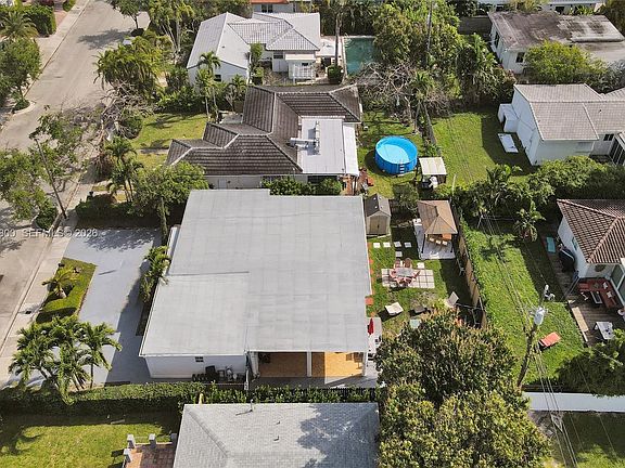 3rd image of 7544 Adventure Ave