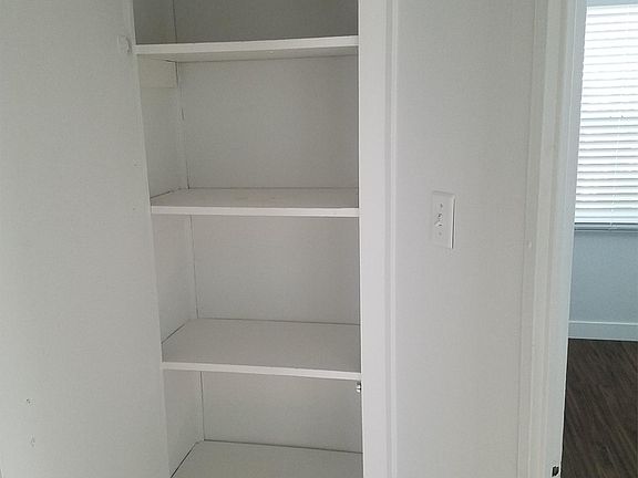 3rd image of 2323 Smythe Ave