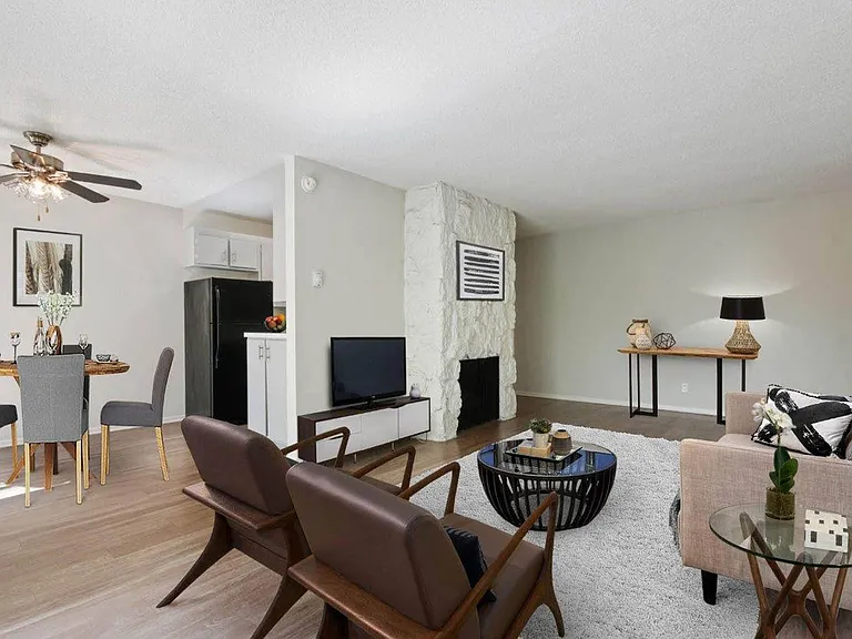 Rose Apartments — Photo 6
