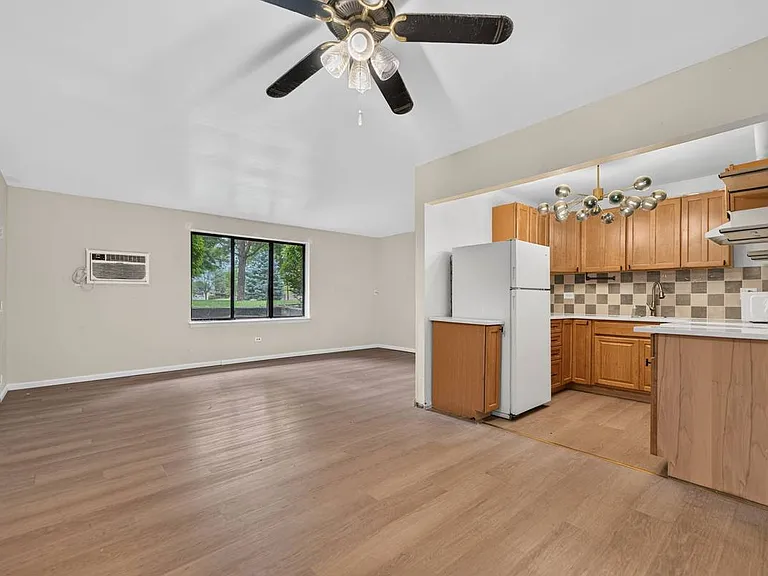 450 Perrie Dr #101 — Photo 3