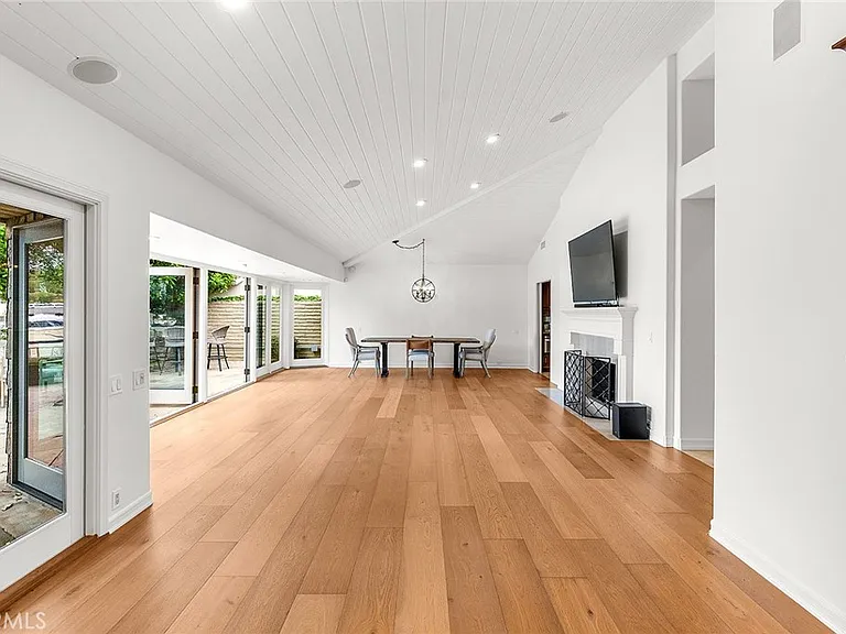 412 Evening Star Ln — Photo 13