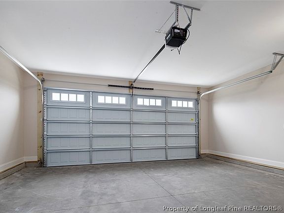 5th image of 71 Hillwood Dr