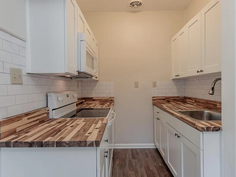 5620 Adams St — Photo 7