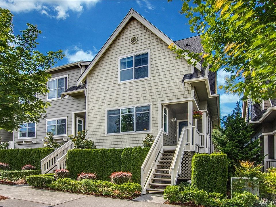 1st image of 2387 NE Park Dr