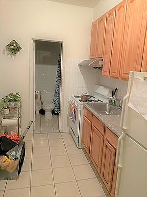 4th image of 913 41st St #1F