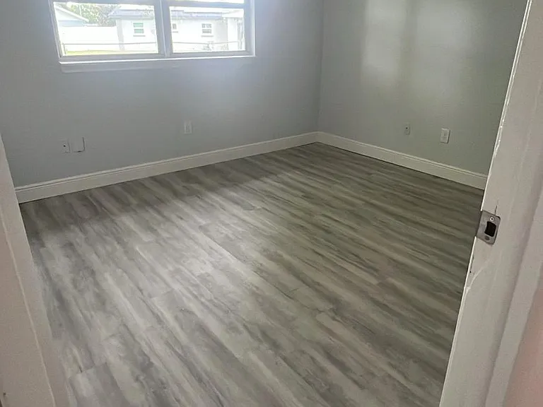 1310 Hobbs Ave — Photo 5